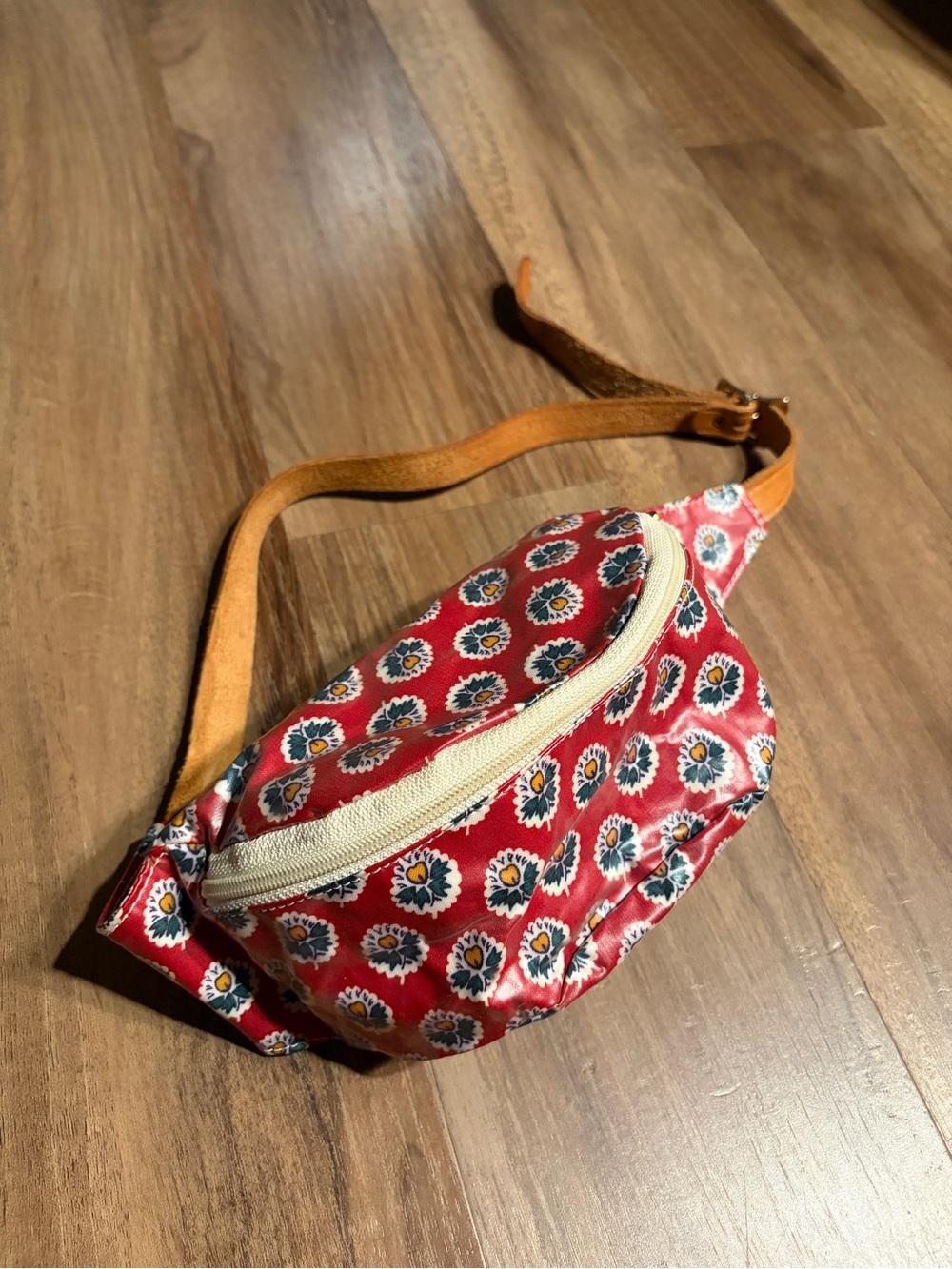 Vintage Red Floral Crossbody Fanny Pack Waist Bag with Tan Leather Strap